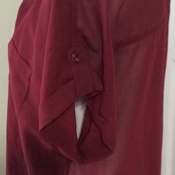❤️ “C” EUCsheer burgundy cap sleeve blouse. - Picture 5 of 8